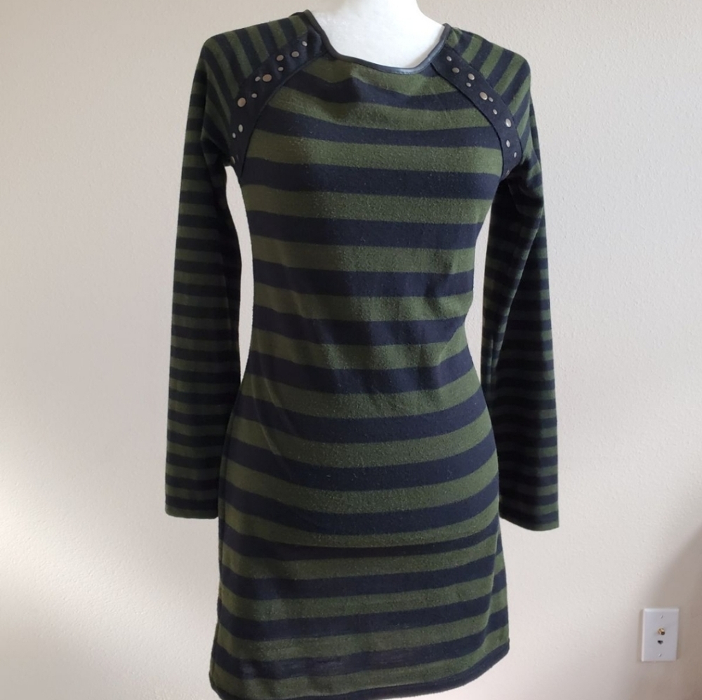 Derek heart olive green and black striped beautiful dress size Medium juniors
